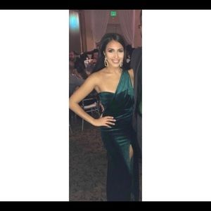 Velvet green one shoulder dress. Size Small